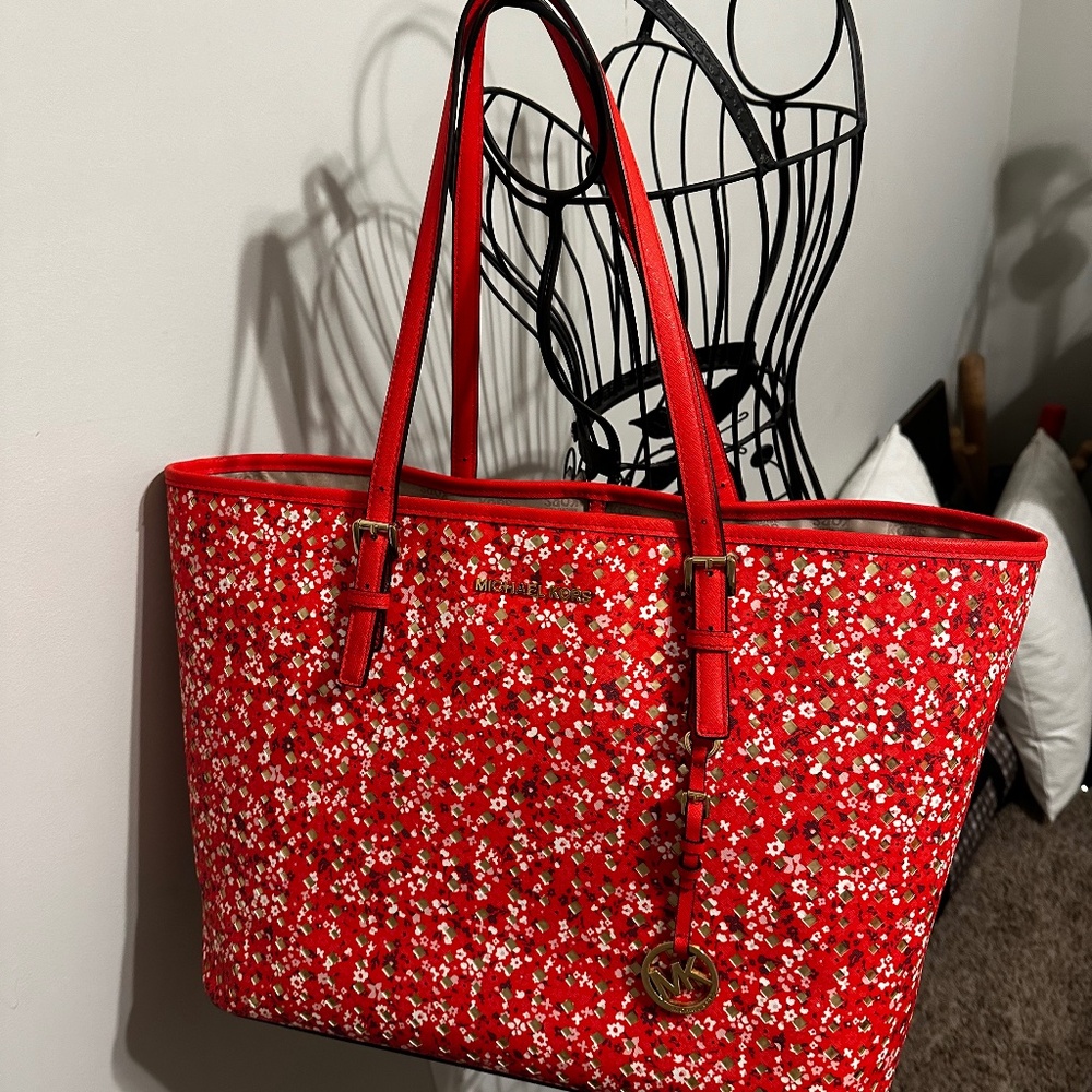 MICHAEL KORS X-Large Tote - Orange with white & gold specs - Great Cond.